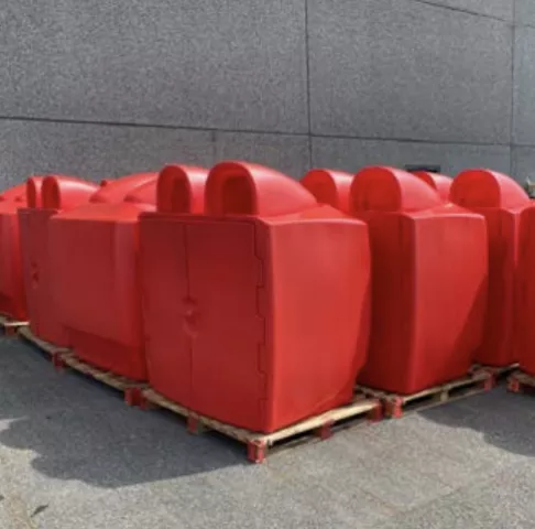 Voor dit project zette Rotech zijn expertise in rotomoulding in om een sterke, onderhoudsvriendelijke en vandalismebestendige container te realiseren. Deze combinatie van functioneel ontwerp en technische precisie maakt van de OlioBox een toonbeeld van hoe rotatiegieten bijdraagt aan circulaire en gebruiksvriendelijke productoplossingen.